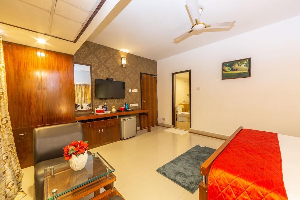 Treebo Trend Time Square Marine Drive Hotell Kochi Exteriör bild