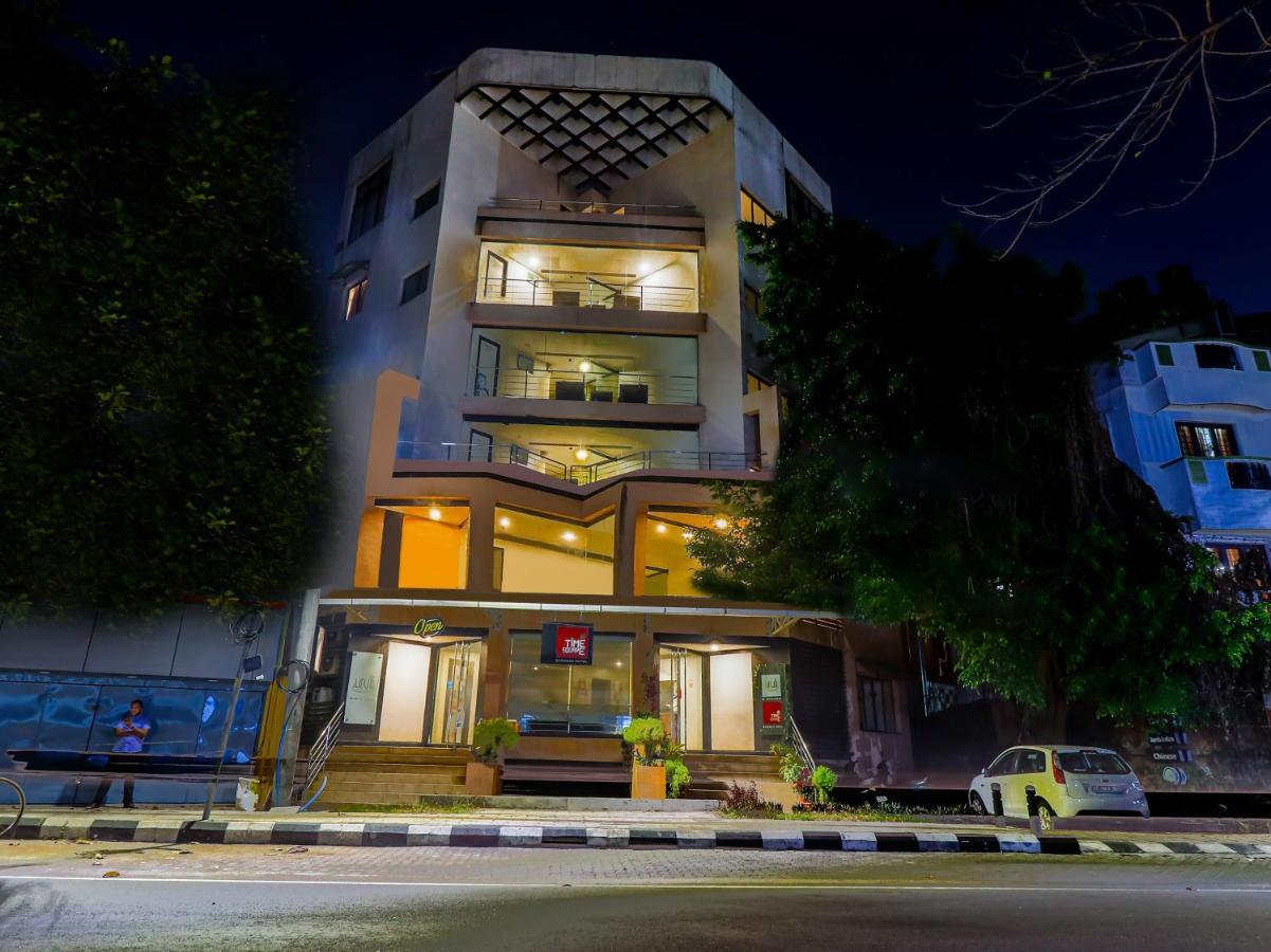 Treebo Trend Time Square Marine Drive Hotell Kochi Exteriör bild