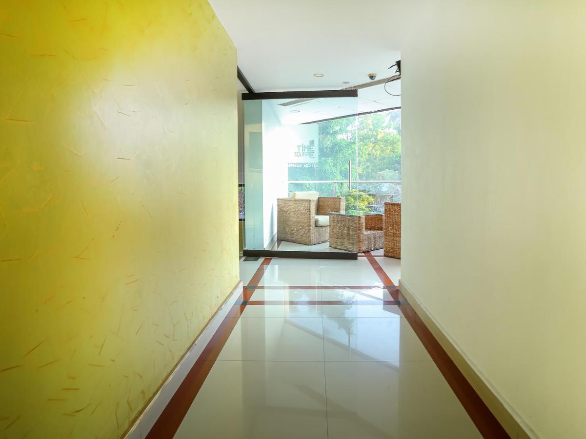 Treebo Trend Time Square Marine Drive Hotell Kochi Exteriör bild