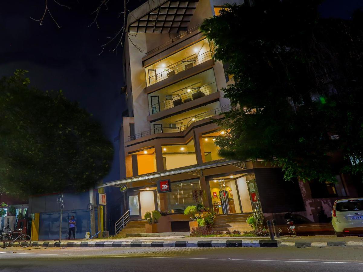 Treebo Trend Time Square Marine Drive Hotell Kochi Exteriör bild