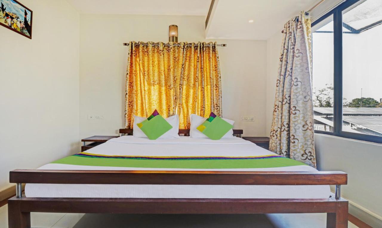 Treebo Trend Time Square Marine Drive Hotell Kochi Exteriör bild