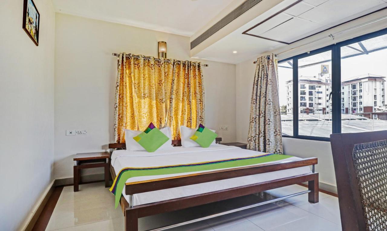 Treebo Trend Time Square Marine Drive Hotell Kochi Exteriör bild