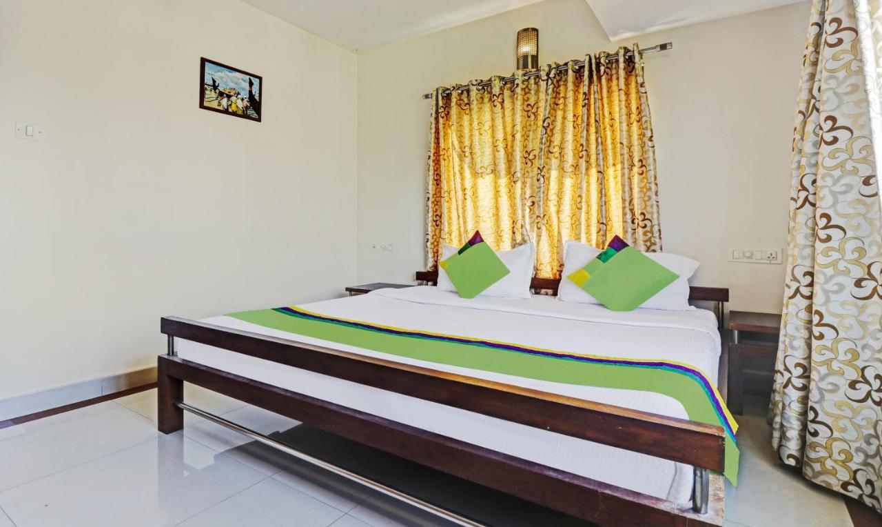 Treebo Trend Time Square Marine Drive Hotell Kochi Exteriör bild