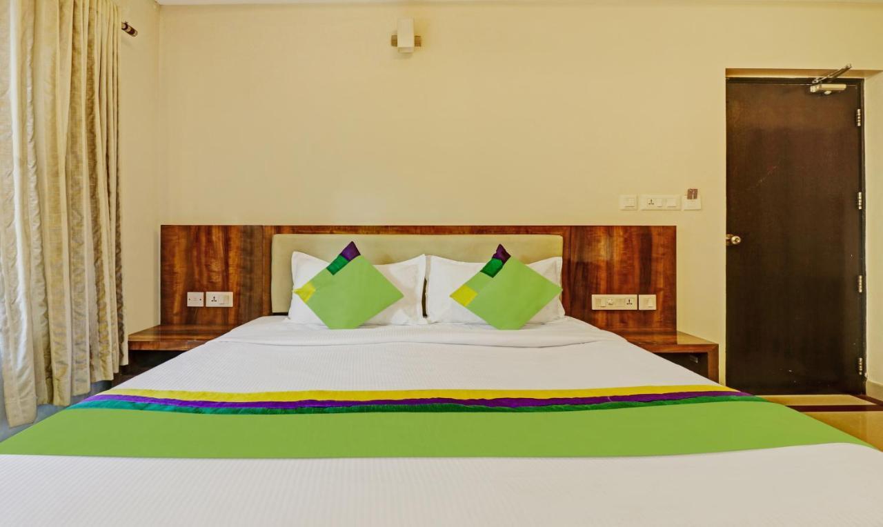 Treebo Trend Time Square Marine Drive Hotell Kochi Exteriör bild
