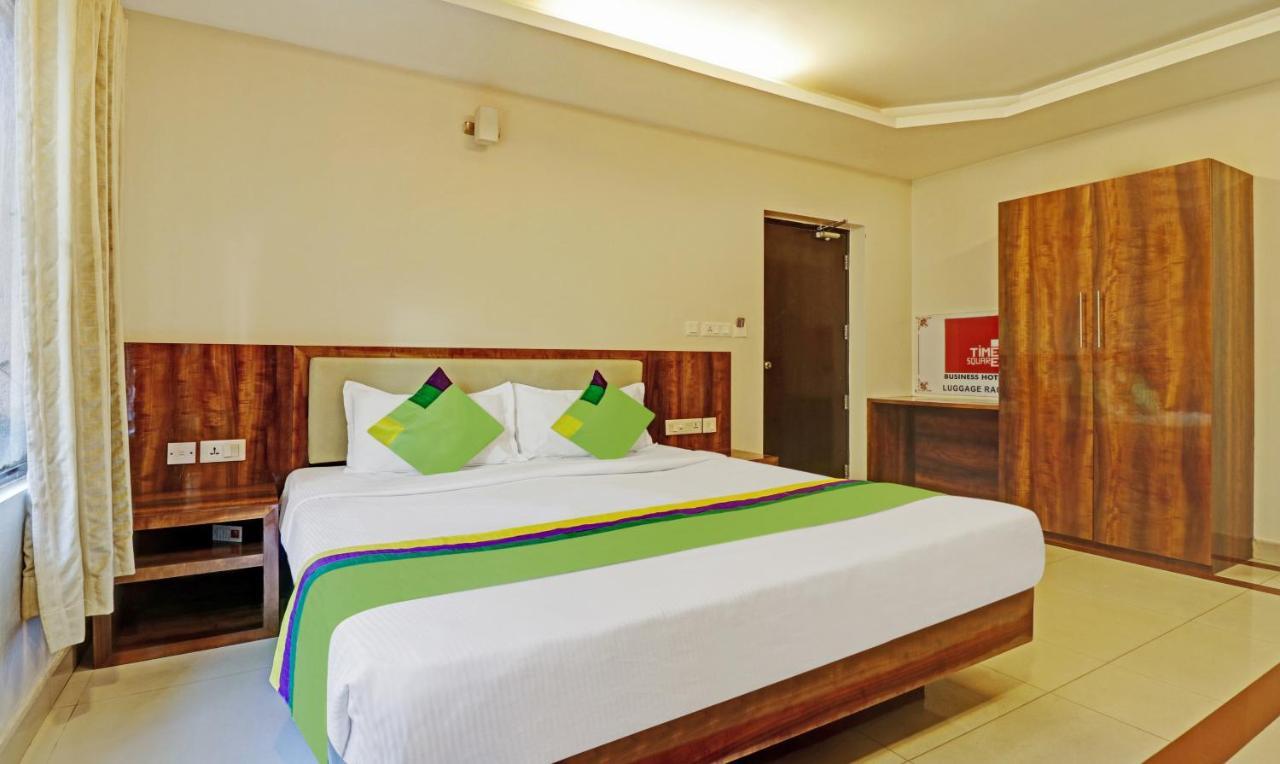 Treebo Trend Time Square Marine Drive Hotell Kochi Exteriör bild