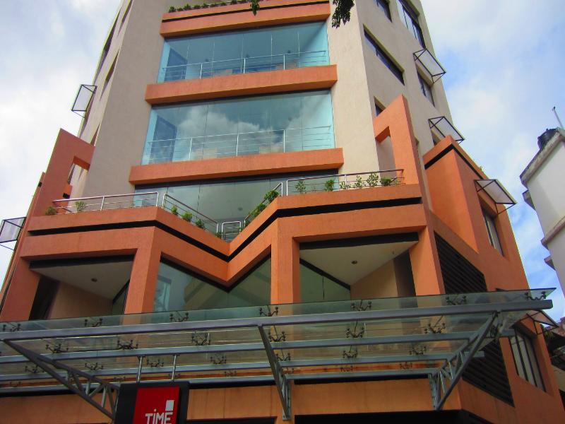 Treebo Trend Time Square Marine Drive Hotell Kochi Exteriör bild