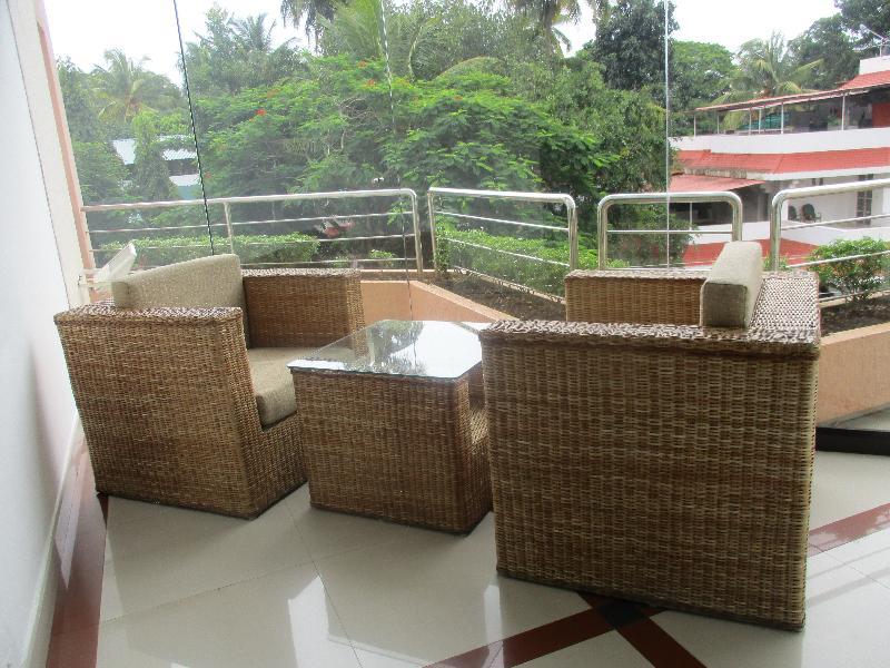 Treebo Trend Time Square Marine Drive Hotell Kochi Exteriör bild