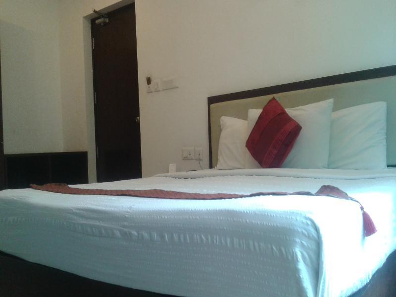 Treebo Trend Time Square Marine Drive Hotell Kochi Exteriör bild