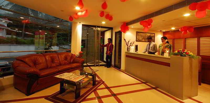 Treebo Trend Time Square Marine Drive Hotell Kochi Exteriör bild