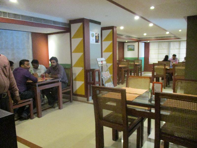 Treebo Trend Time Square Marine Drive Hotell Kochi Exteriör bild